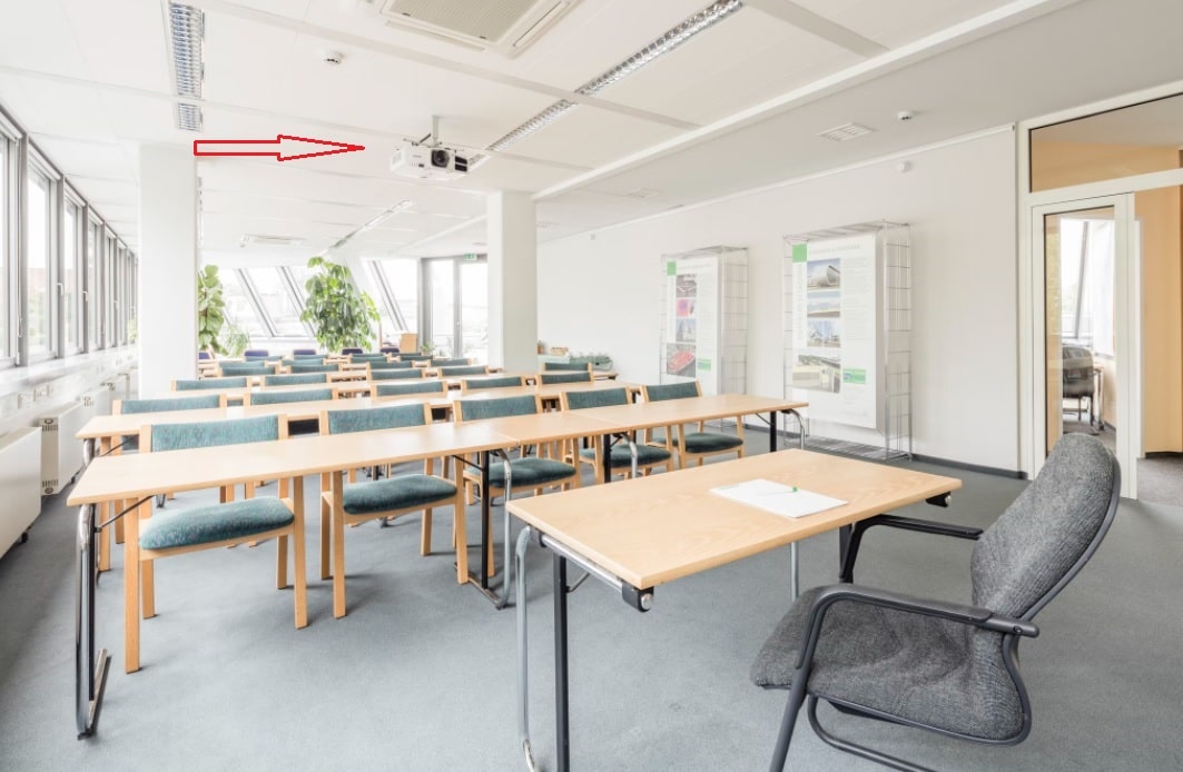 overhead projectors in the classroom