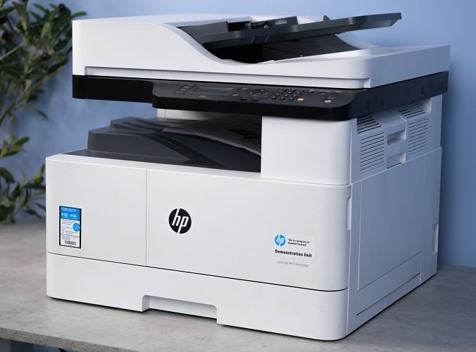 how to turn on wireless radio on different hp printers