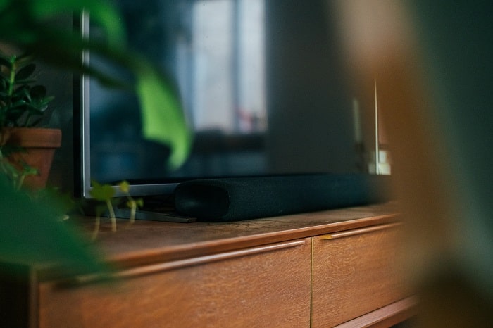 how to hide soundbar wires by small hooks and zip ties